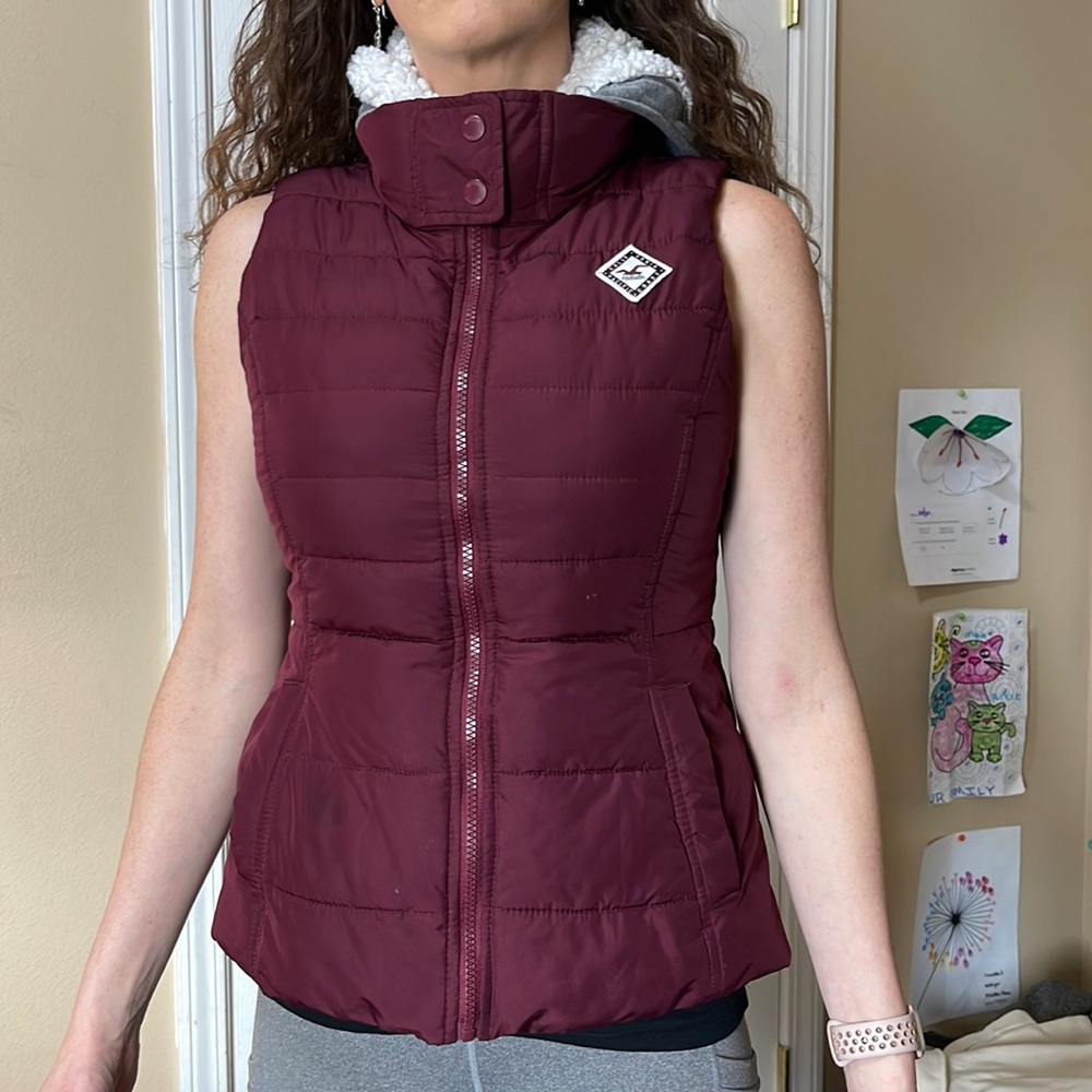 💎 SOLD💎 Hollister vest with hoodie